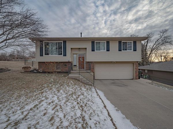 5712 Hayworth Avenue, Sioux City, IA 51106