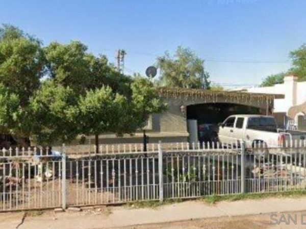 657 Vine St, El Centro, CA 92243