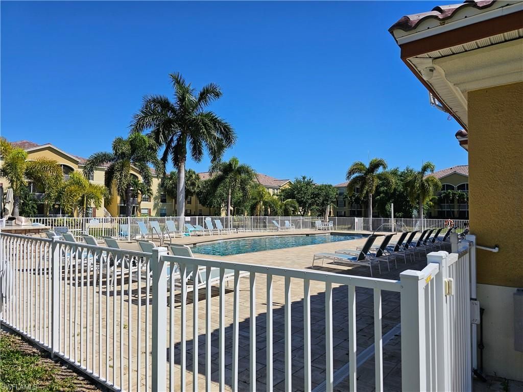 4135 Residence Dr, Unit 620, Fort Myers, FL 33901 Photo