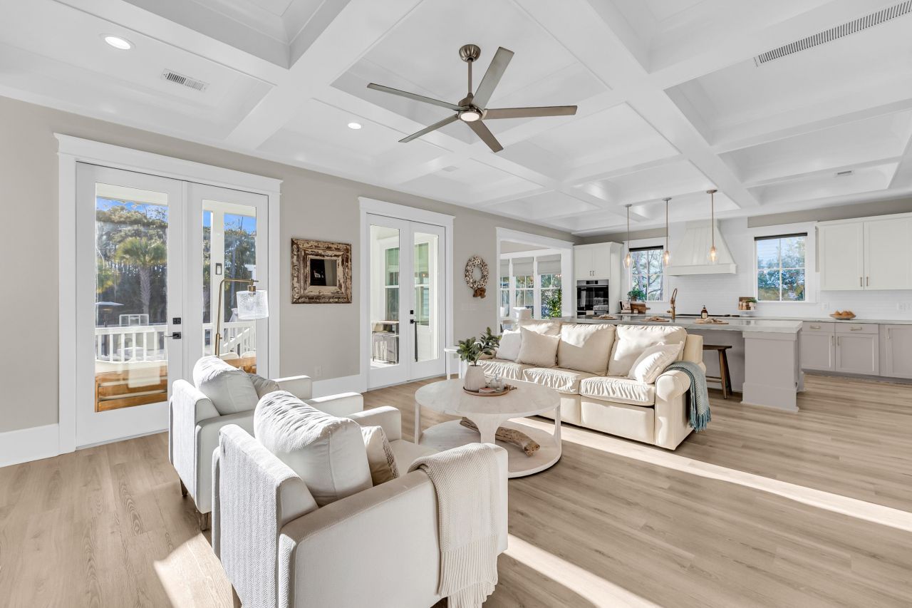 3555 Holmgren Street Photo 11