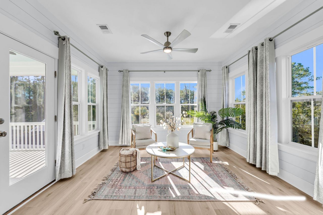 3555 Holmgren Street Photo 13