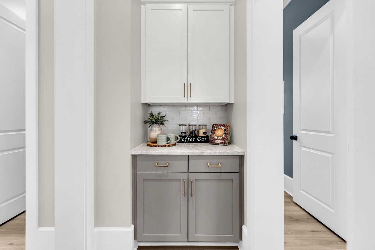 3555 Holmgren Street Photo 26