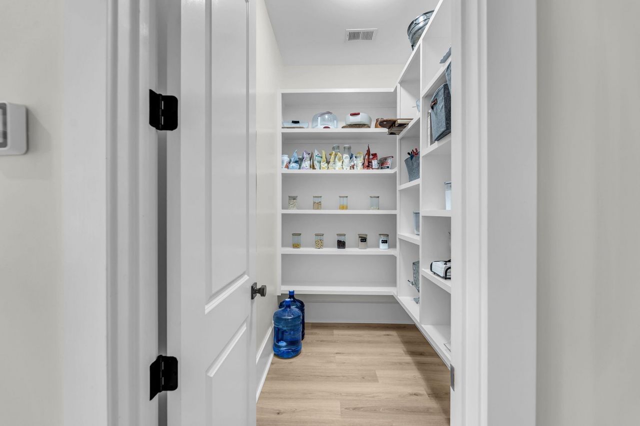 3555 Holmgren Street Photo 28