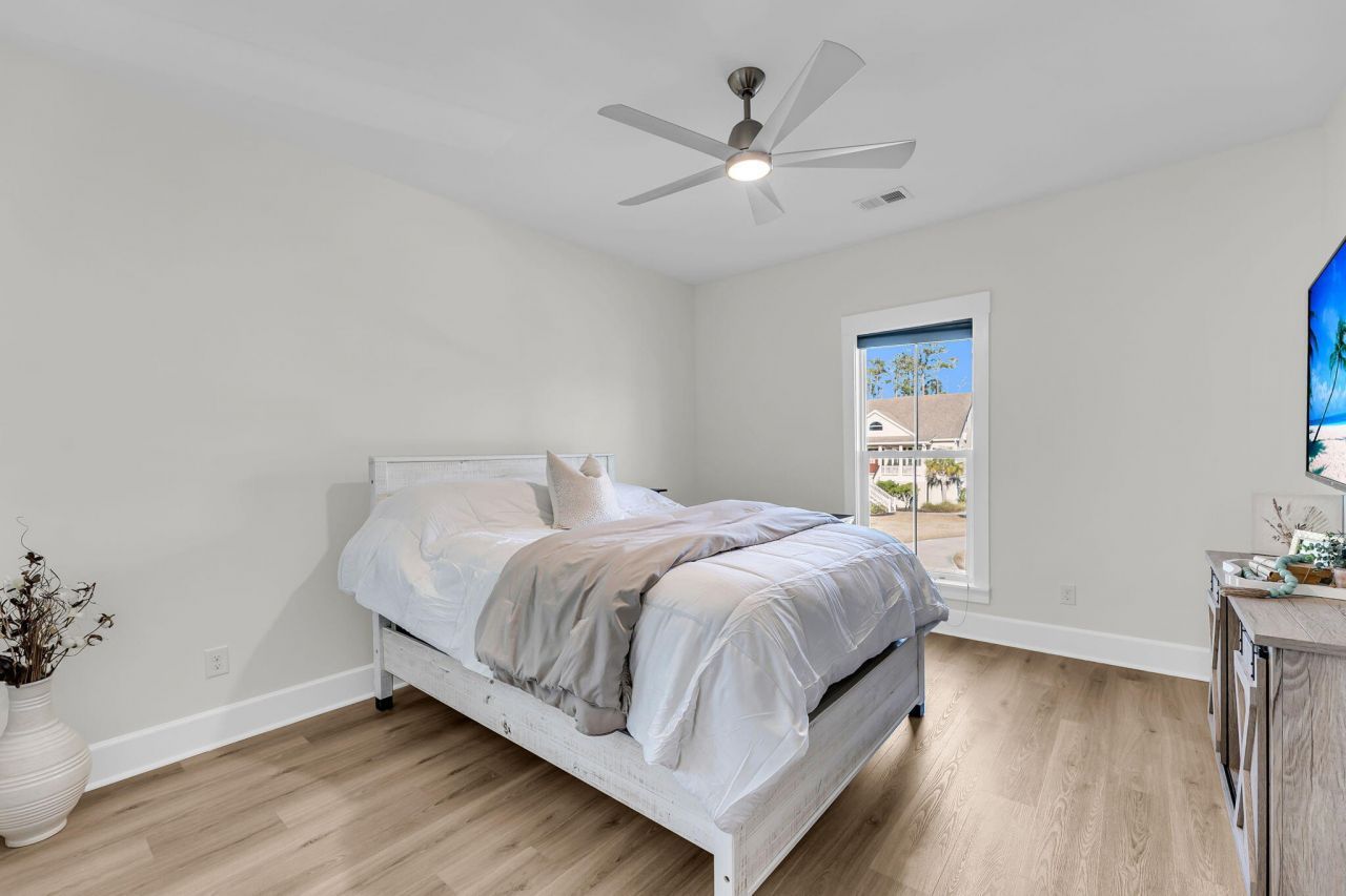 3555 Holmgren Street Photo 31