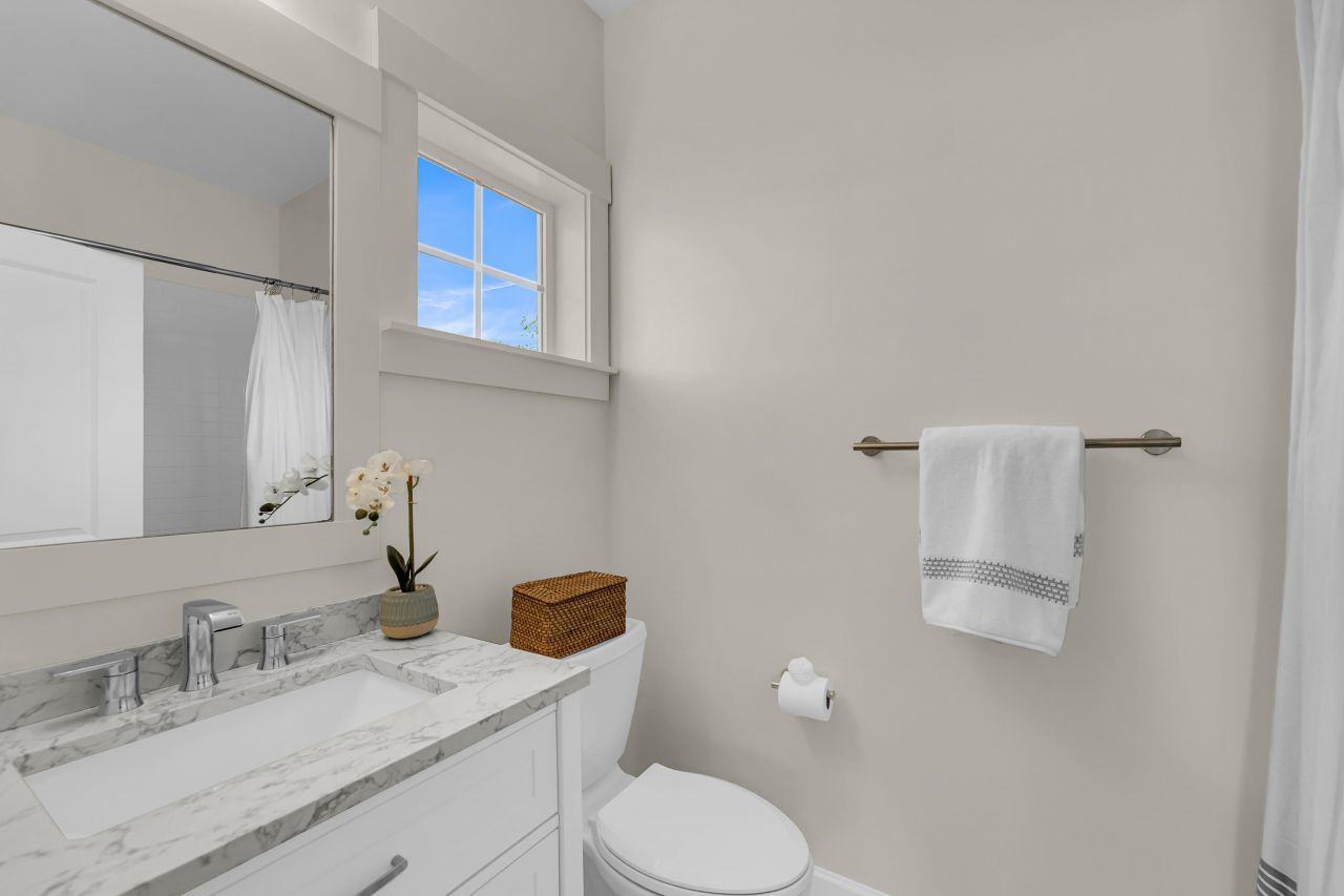 3555 Holmgren Street Photo 35