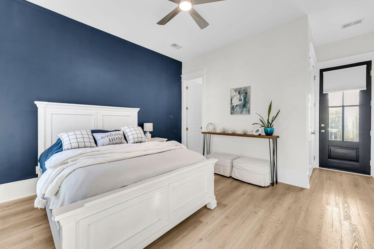 3555 Holmgren Street Photo 36