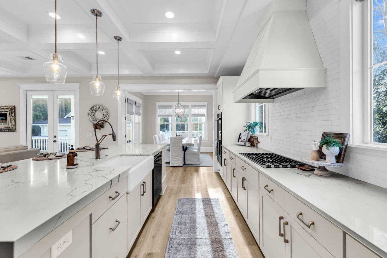 3555 Holmgren Street Photo 7