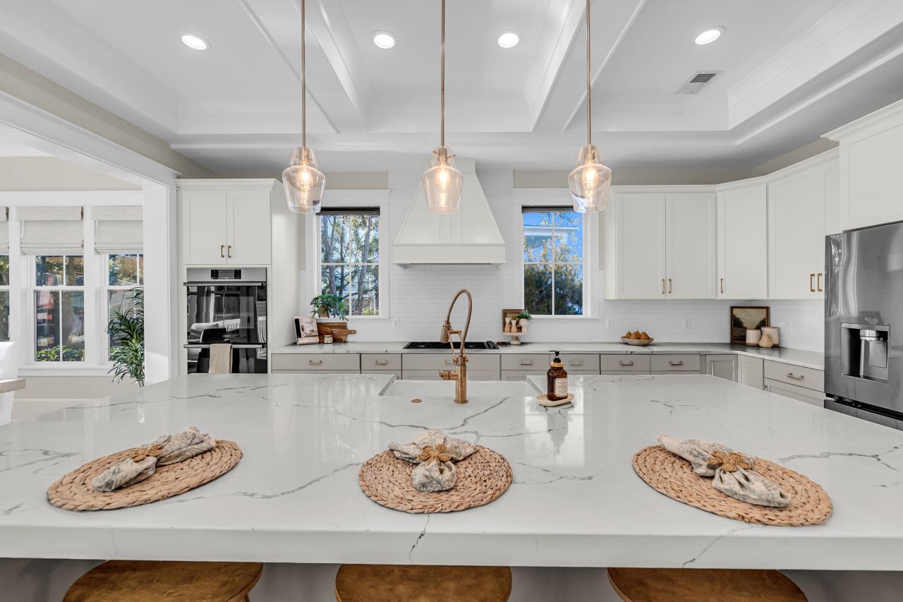 3555 Holmgren Street Photo 8