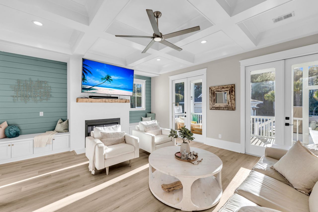 3555 Holmgren Street Photo 9