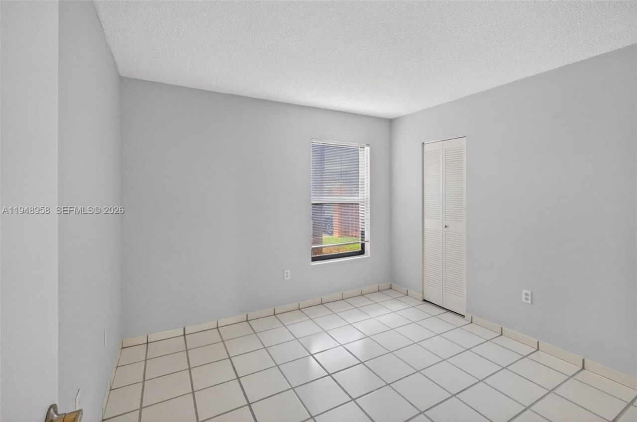 9937 NW 9th St. Cir., Unit 13-19, Miami, FL 33172 Photo