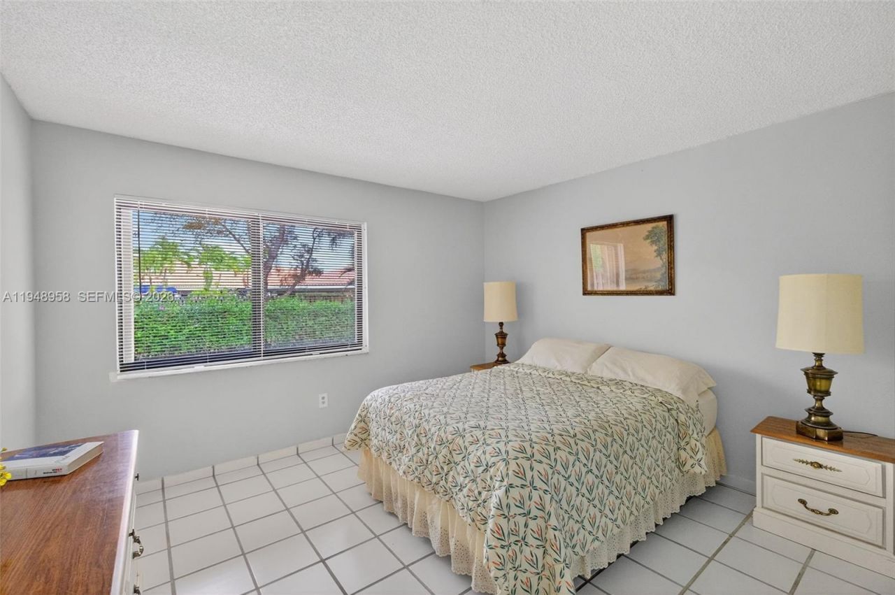 9937 NW 9th St. Cir., Unit 13-19, Miami, FL 33172 Photo