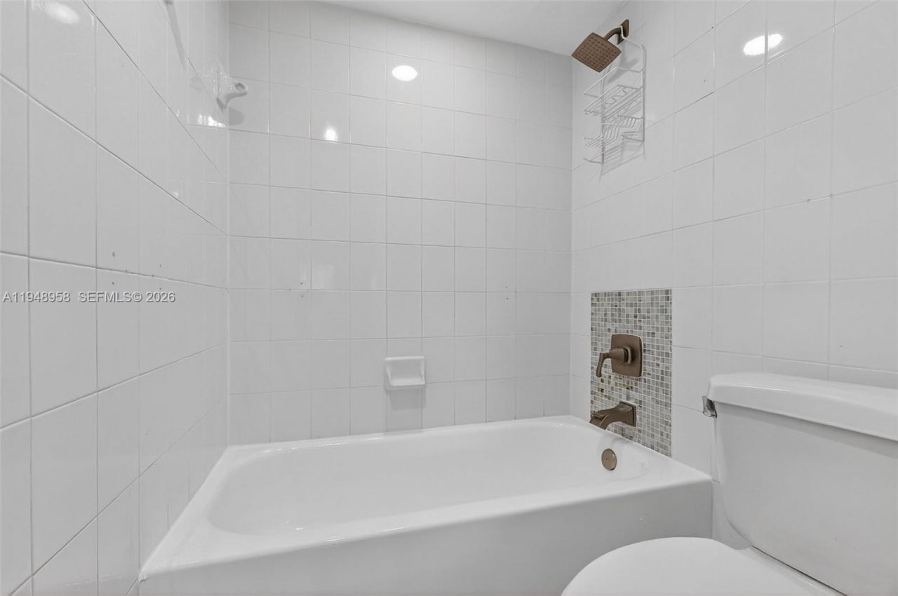 9937 NW 9th St. Cir., Unit 13-19, Miami, FL 33172 Photo