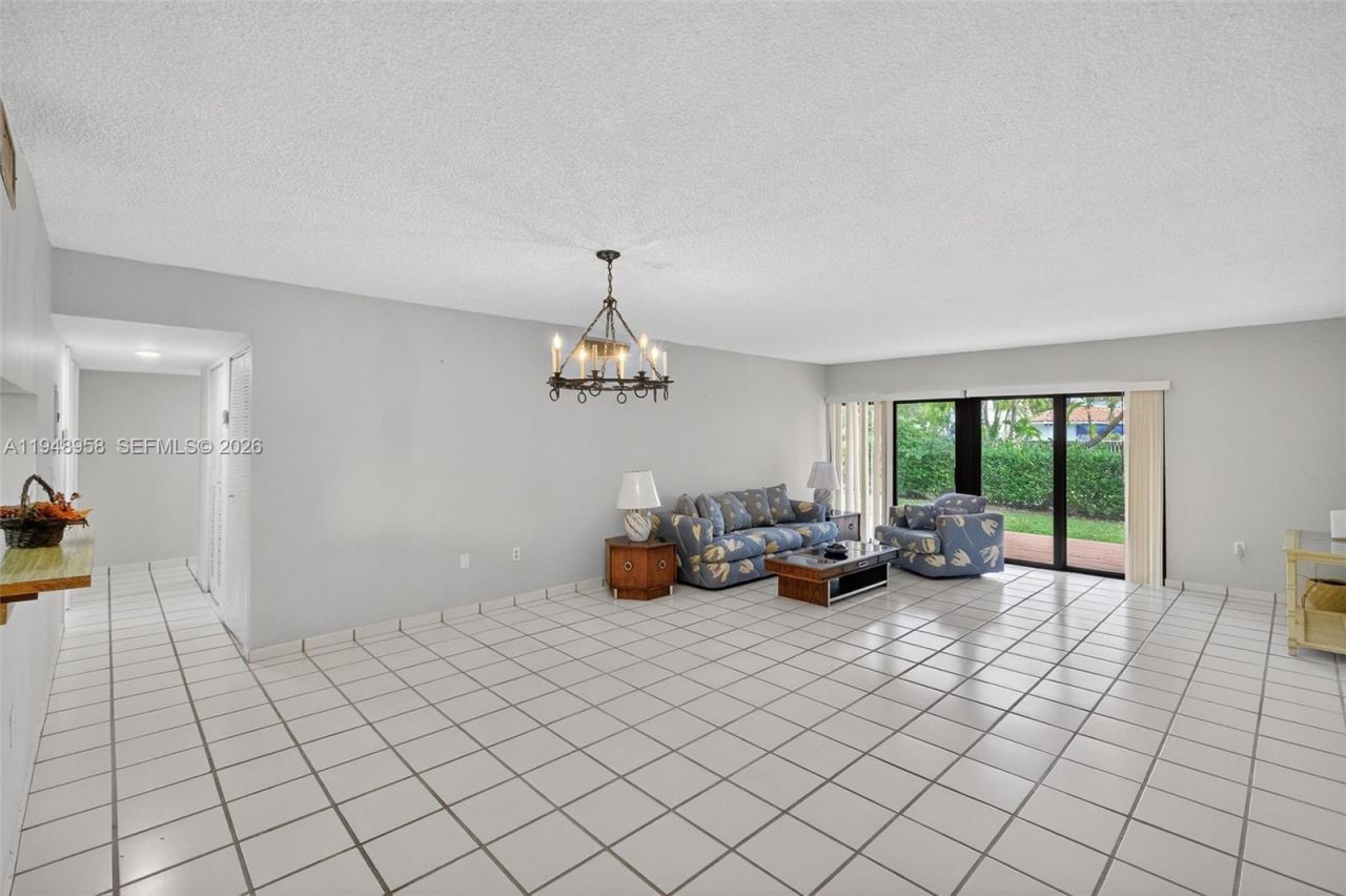 9937 NW 9th St. Cir., Unit 13-19, Miami, FL 33172 Photo