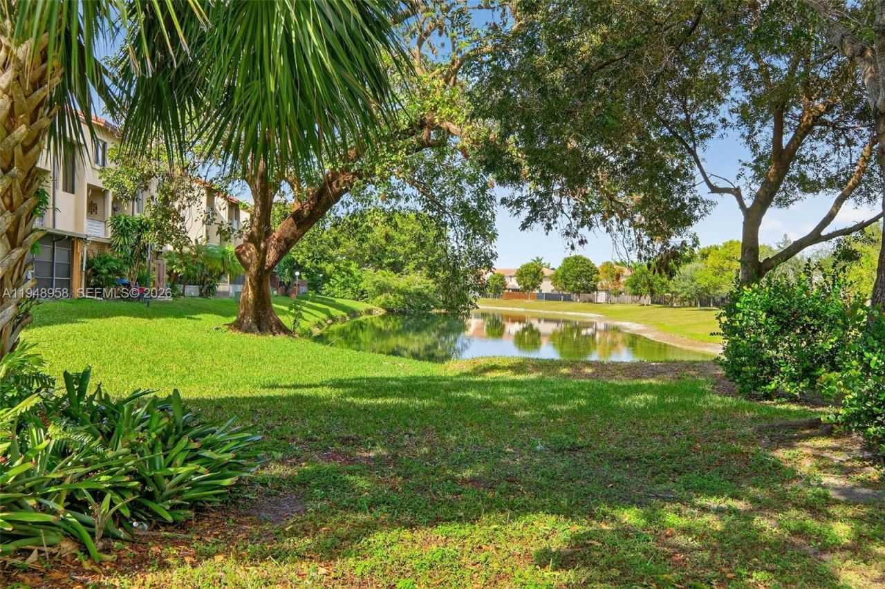 9937 NW 9th St. Cir., Unit 13-19, Miami, FL 33172 Photo