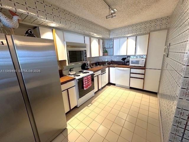 6423 Collins Ave, Unit 809, Miami Beach, FL 33141 Photo