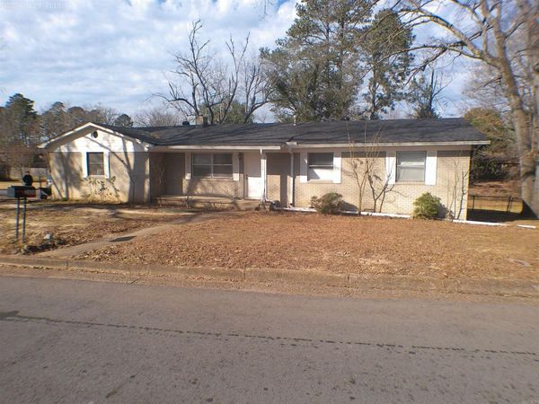 2606 Lynwood Drive, Arkadelphia, AR 71923