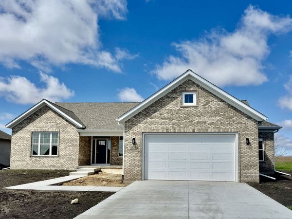 1927 PARKSIDE Drive, Sycamore, IL 60178