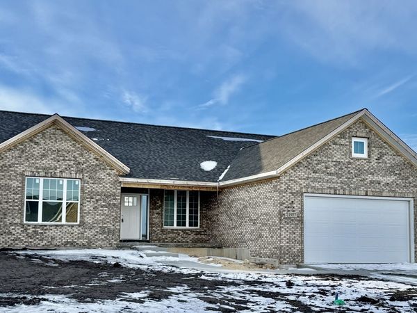 1927 PARKSIDE Drive, Sycamore, IL 60178