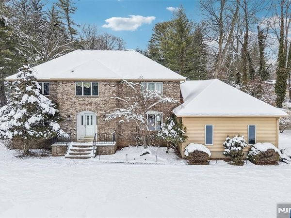 45 Lake Road, Upper Saddle River, NJ 07458