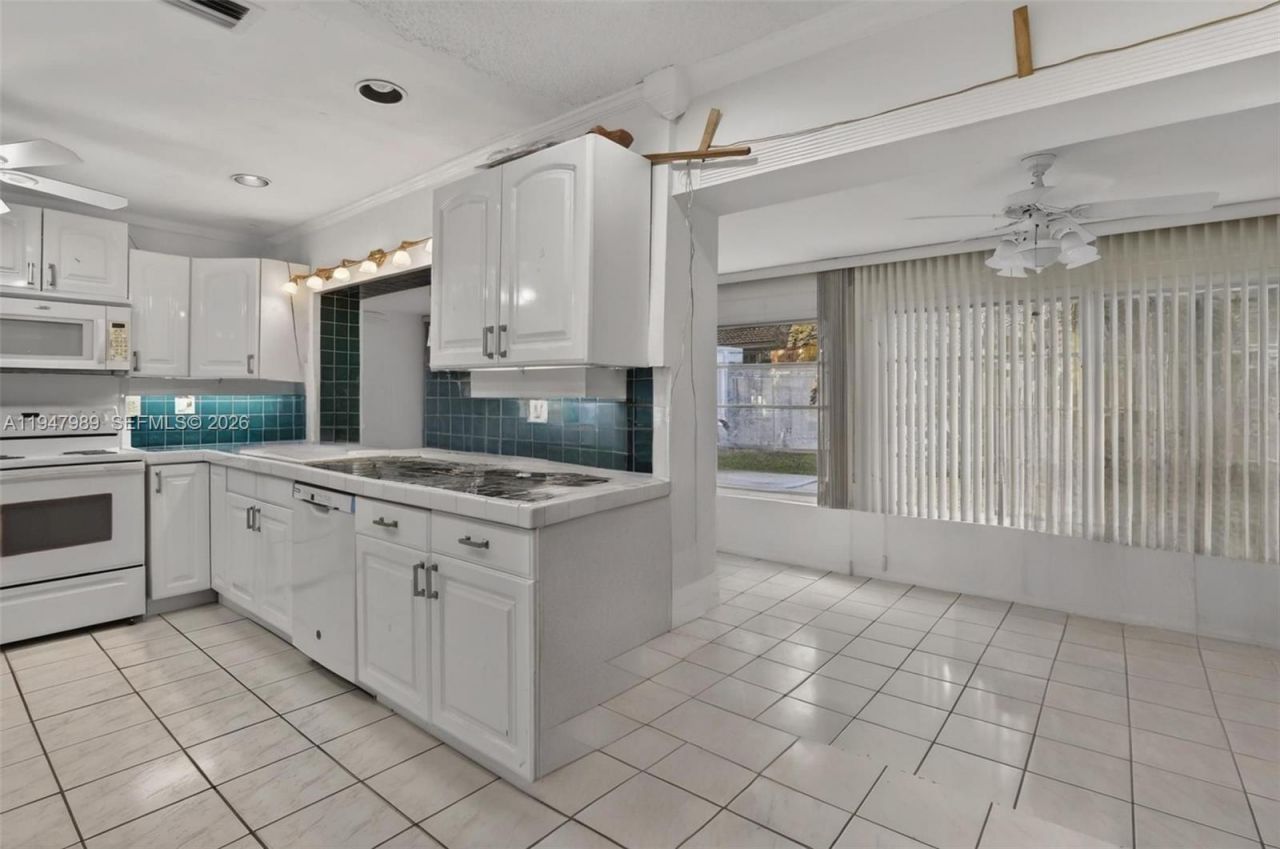 2299 NW 73rd Ave, Sunrise, FL 33313 Photo