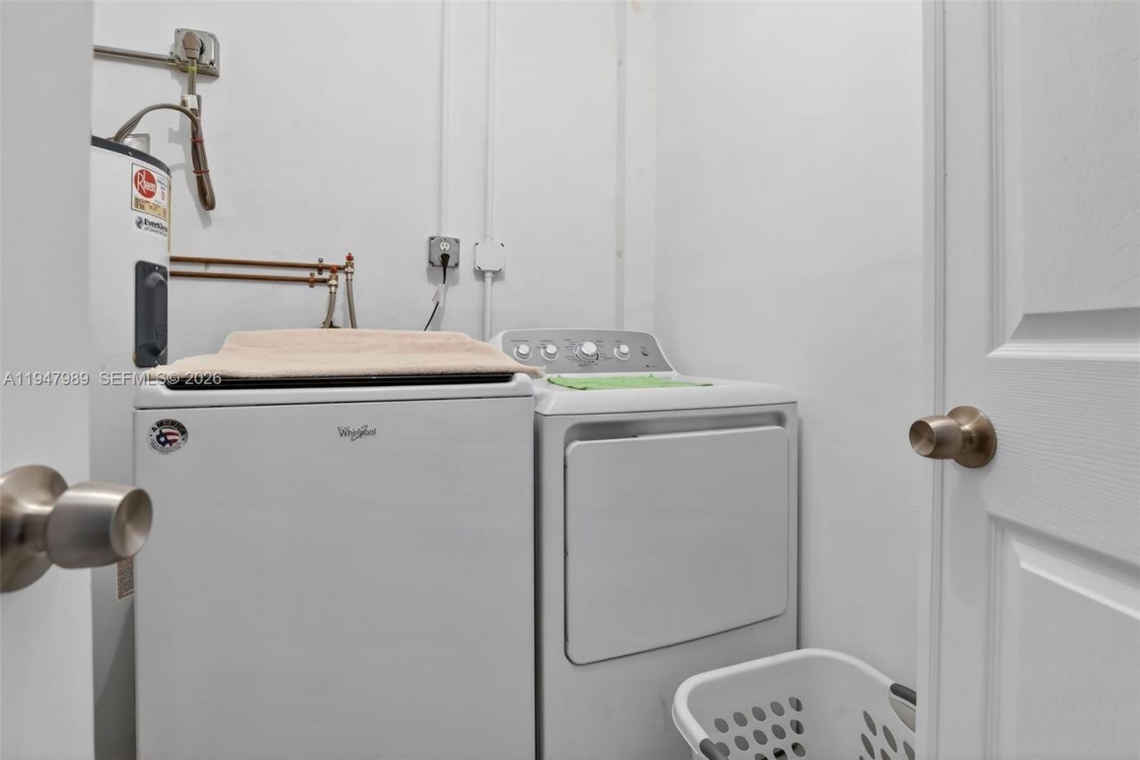 2299 NW 73rd Ave, Sunrise, FL 33313 Photo