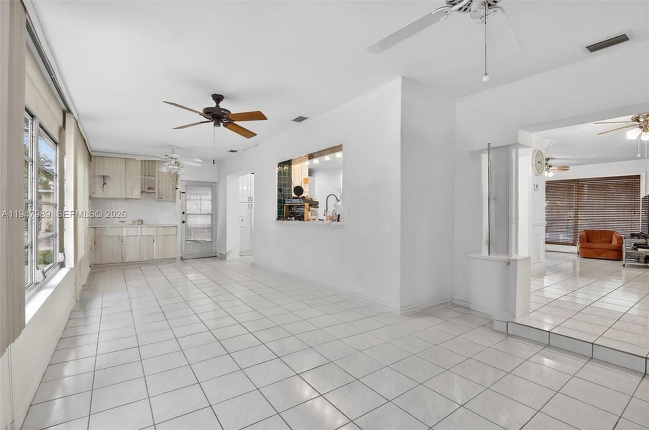 2299 NW 73rd Ave, Sunrise, FL 33313 Photo