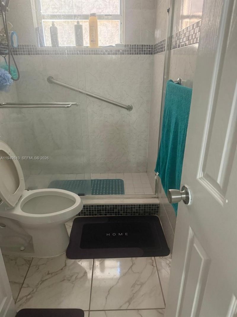 350 E 21st St , Unit 108, Hialeah, FL 33010 Photo