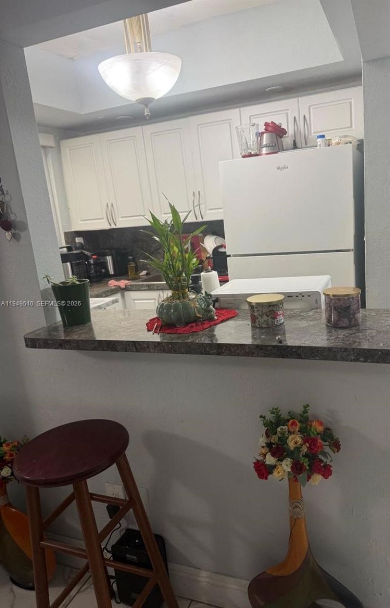 350 E 21st St , Unit 108, Hialeah, FL 33010 Photo