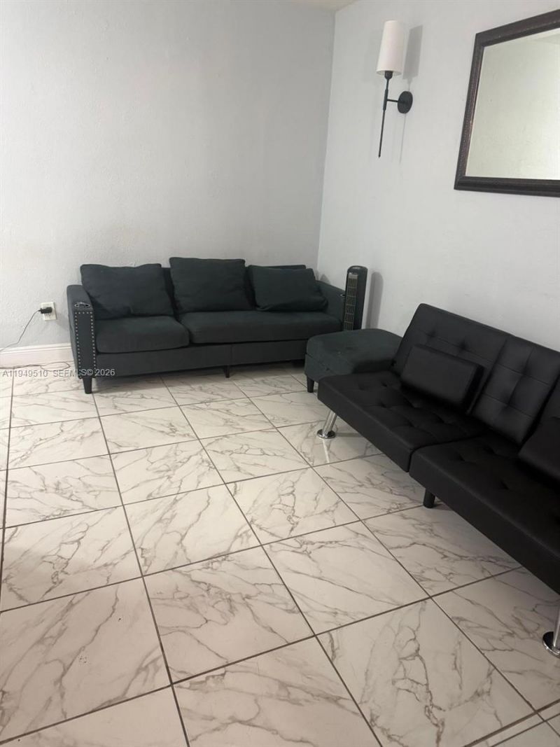 350 E 21st St , Unit 108, Hialeah, FL 33010 Photo