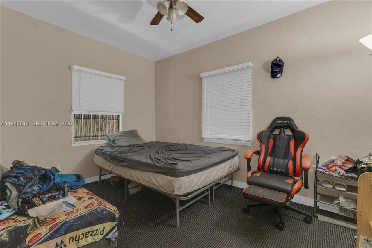 1478 NW 74th St, Miami, FL 33147 Photo