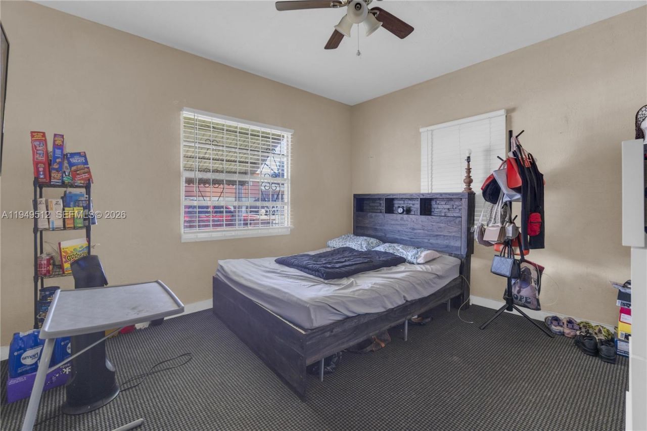 1478 NW 74th St, Miami, FL 33147 Photo