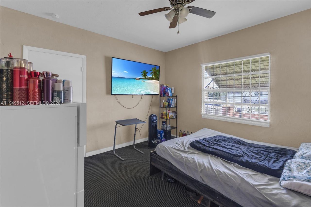 1478 NW 74th St, Miami, FL 33147 Photo