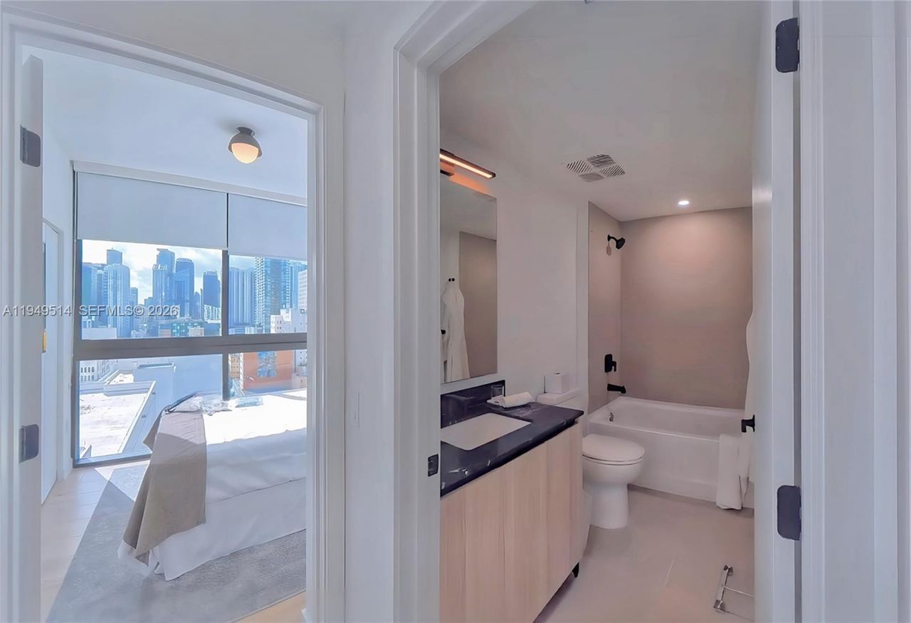 225 N Miami Ave, Unit 1812, Miami, FL 33132 Photo