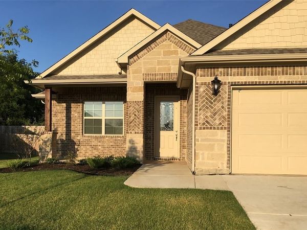 8 Pleasant Valley, Sanger, TX 76266