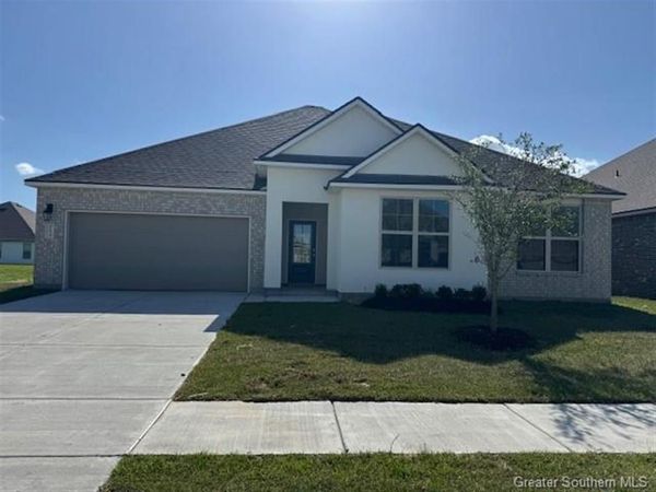 4694 E Ridge Road E, Lake Charles, LA 70607