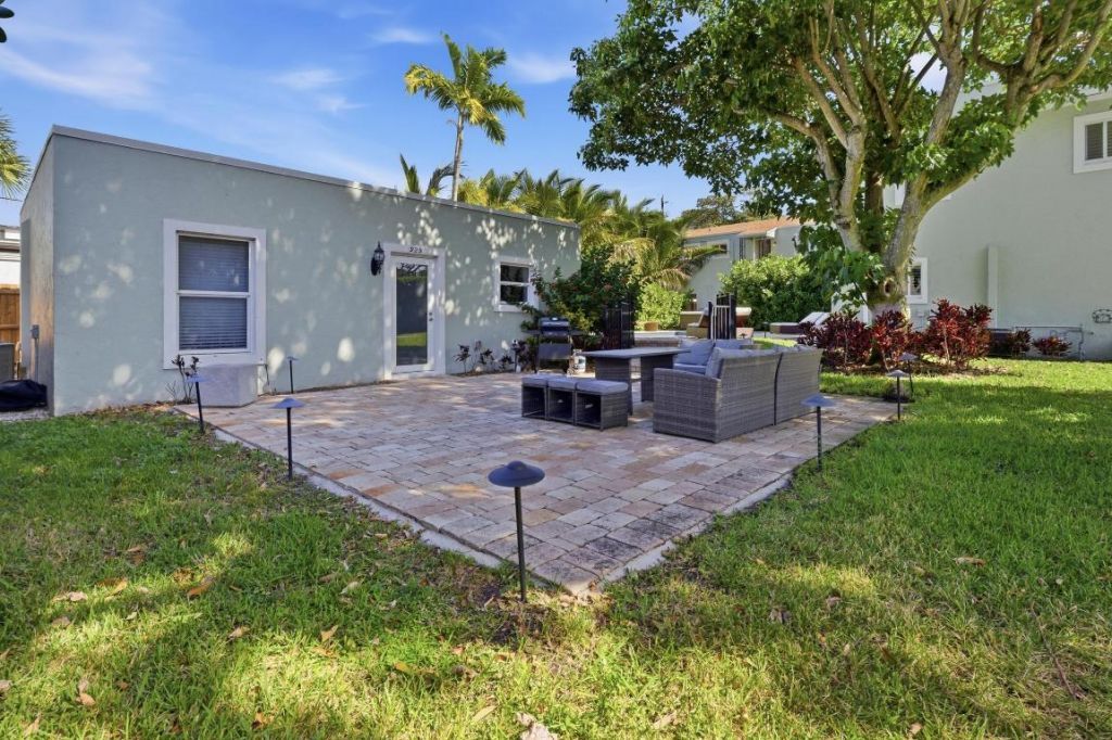 921 Ortega Road, West Palm Beach, FL 33405 Photo