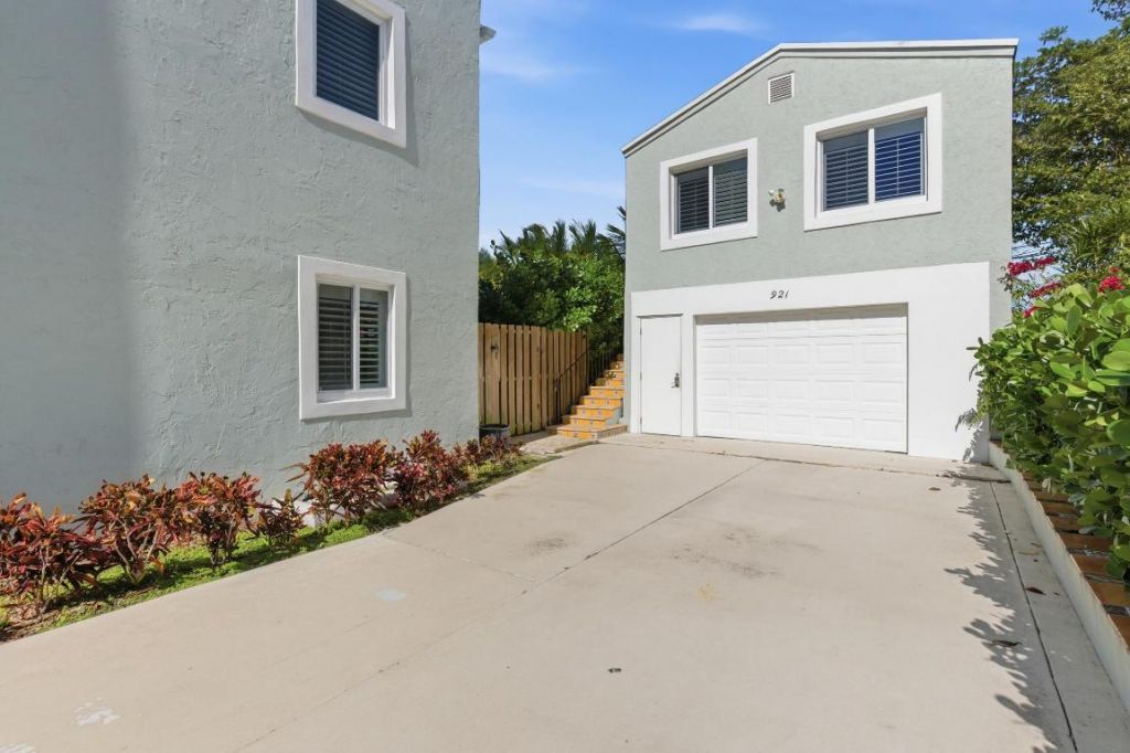 921 Ortega Road, West Palm Beach, FL 33405 Photo