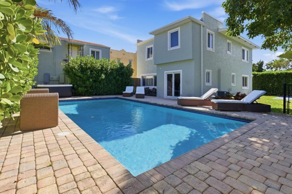 921 Ortega Road, West Palm Beach, FL 33405 Photo