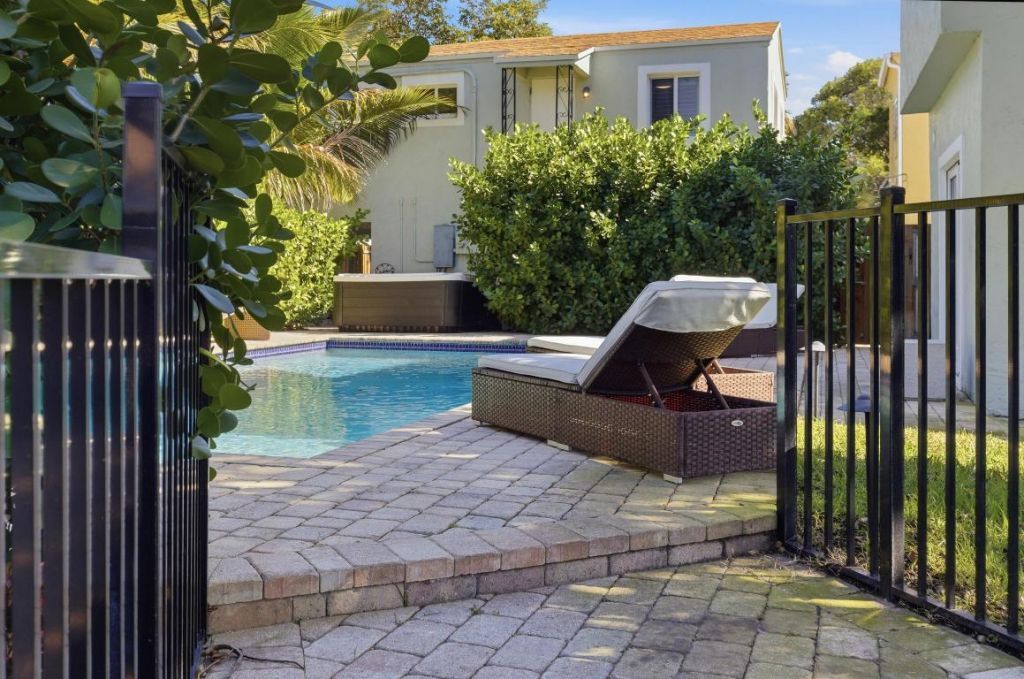 921 Ortega Road, West Palm Beach, FL 33405 Photo