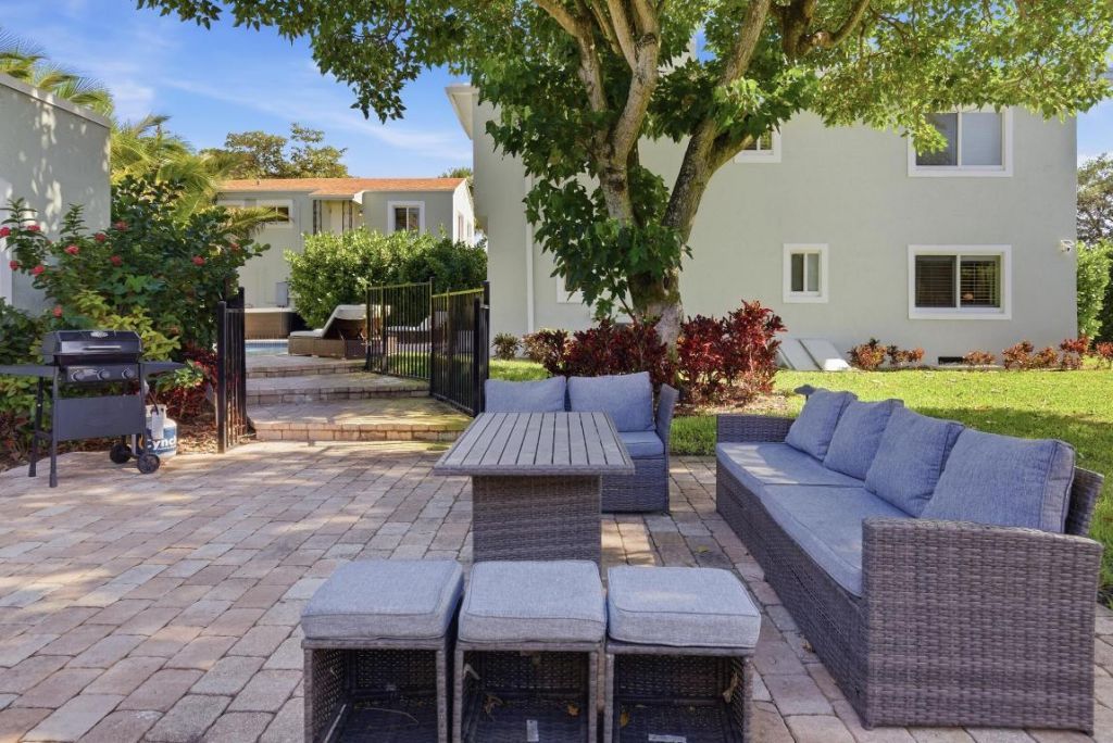 921 Ortega Road, West Palm Beach, FL 33405 Photo