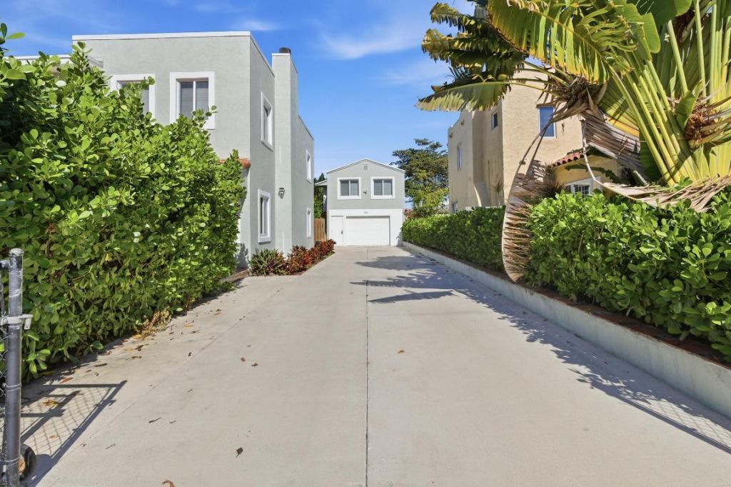 921 Ortega Road, West Palm Beach, FL 33405 Photo