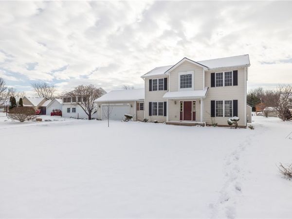 2082 Brookway Crescent, Ontario, NY 14519