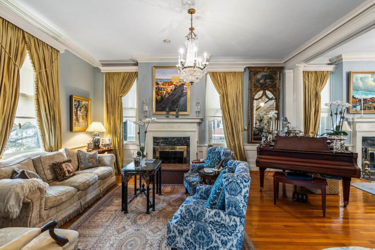 74 Murray Boulevard Photo 10