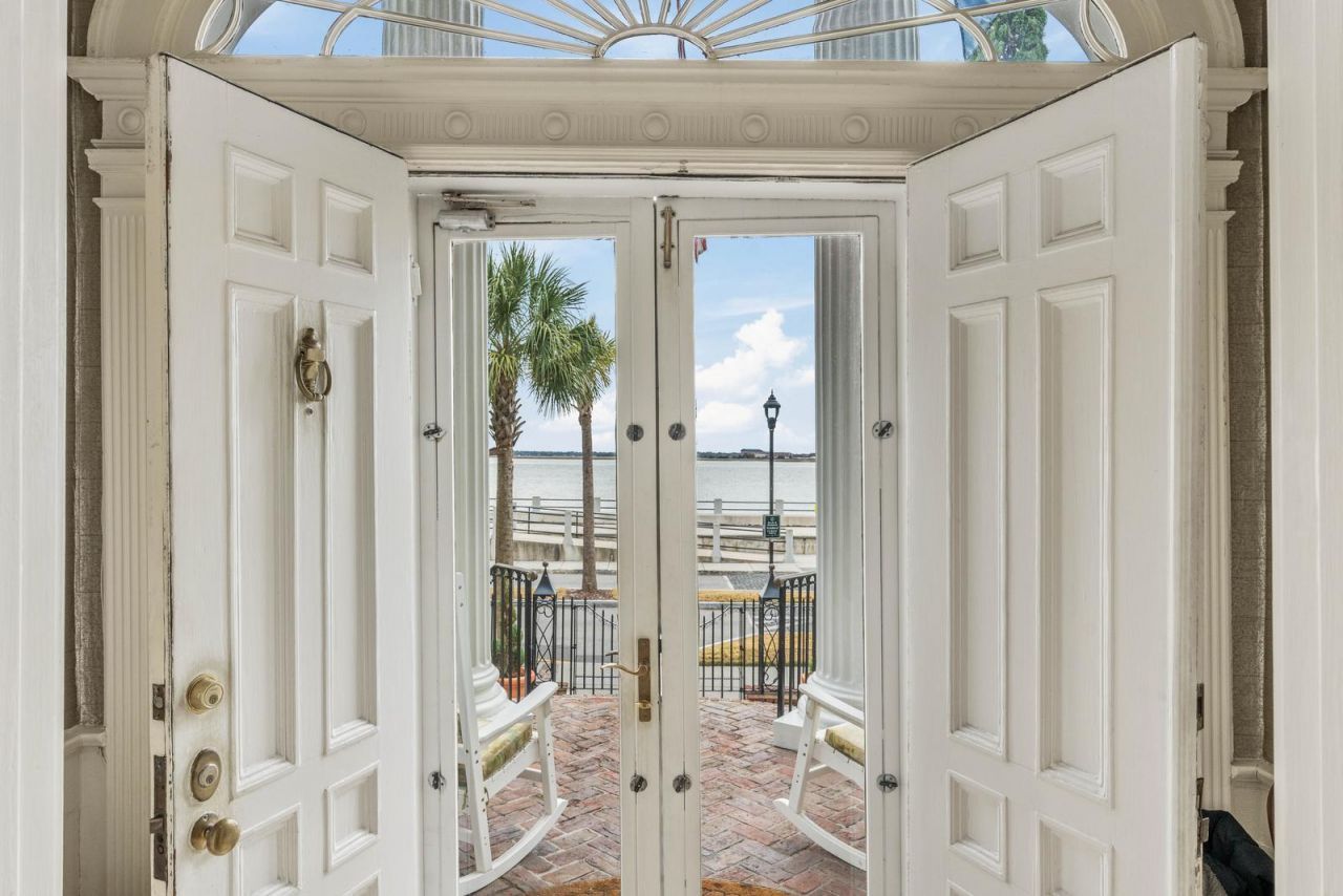 74 Murray Boulevard Photo 9