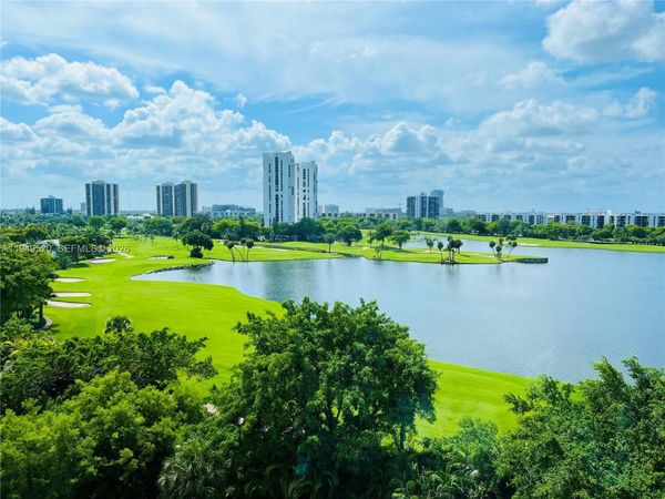 20000 E Country Club Dr , Unit 806, Aventura, FL 33180