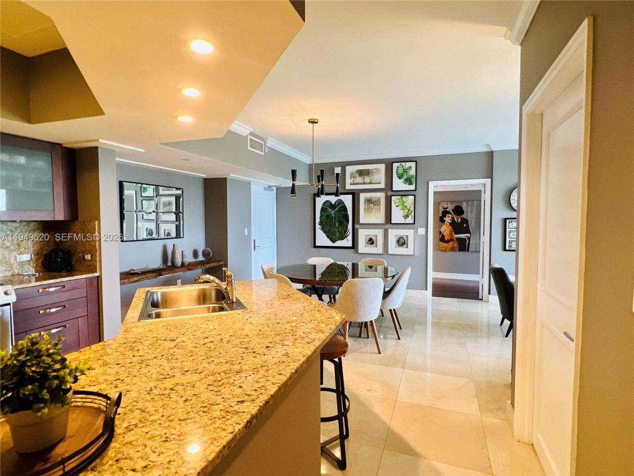 20000 E Country Club Dr , Unit 806, Aventura, FL 33180 Photo