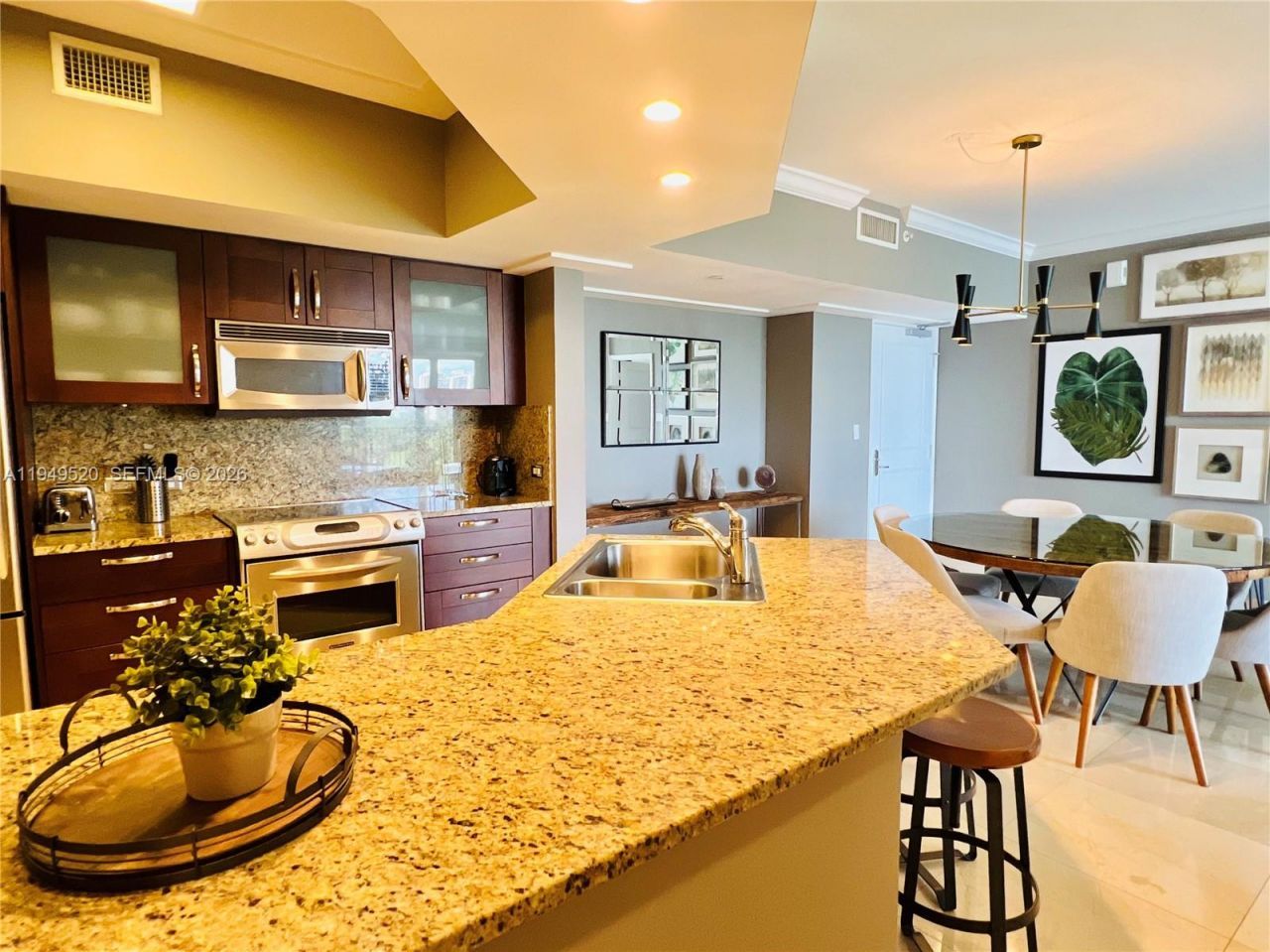 20000 E Country Club Dr , Unit 806, Aventura, FL 33180 Photo