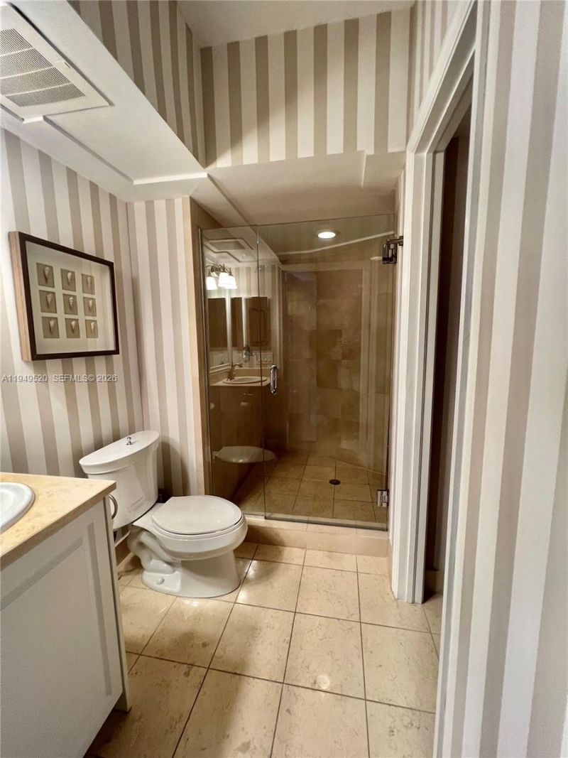 20000 E Country Club Dr , Unit 806, Aventura, FL 33180 Photo