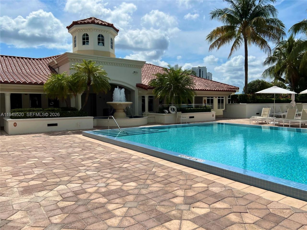 20000 E Country Club Dr , Unit 806, Aventura, FL 33180 Photo