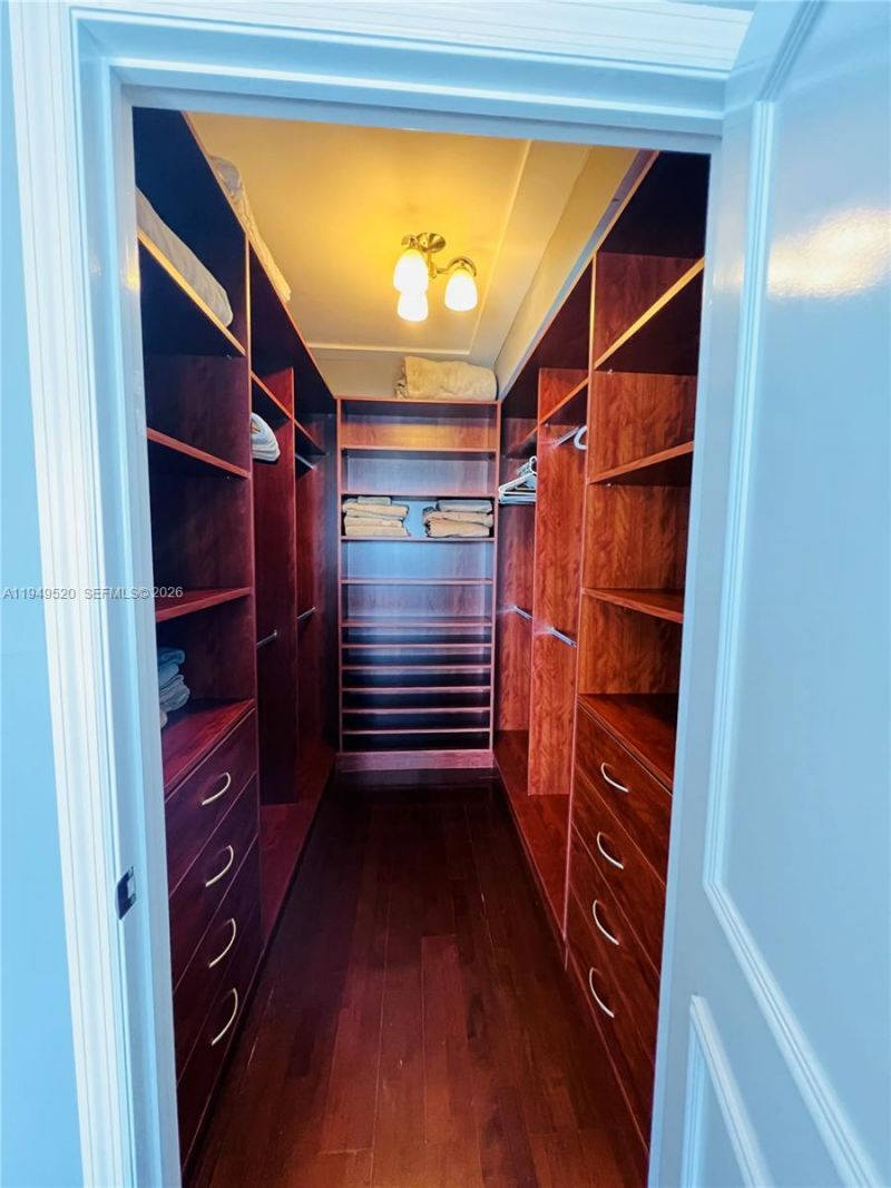 20000 E Country Club Dr , Unit 806, Aventura, FL 33180 Photo